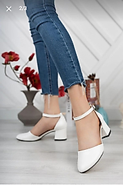 Kadın Ayakkabı Beyaz Cilt Karnı Yarık Bilekten Bantlı Kısa Kalın Topuklu Ayakkabı 5 cm